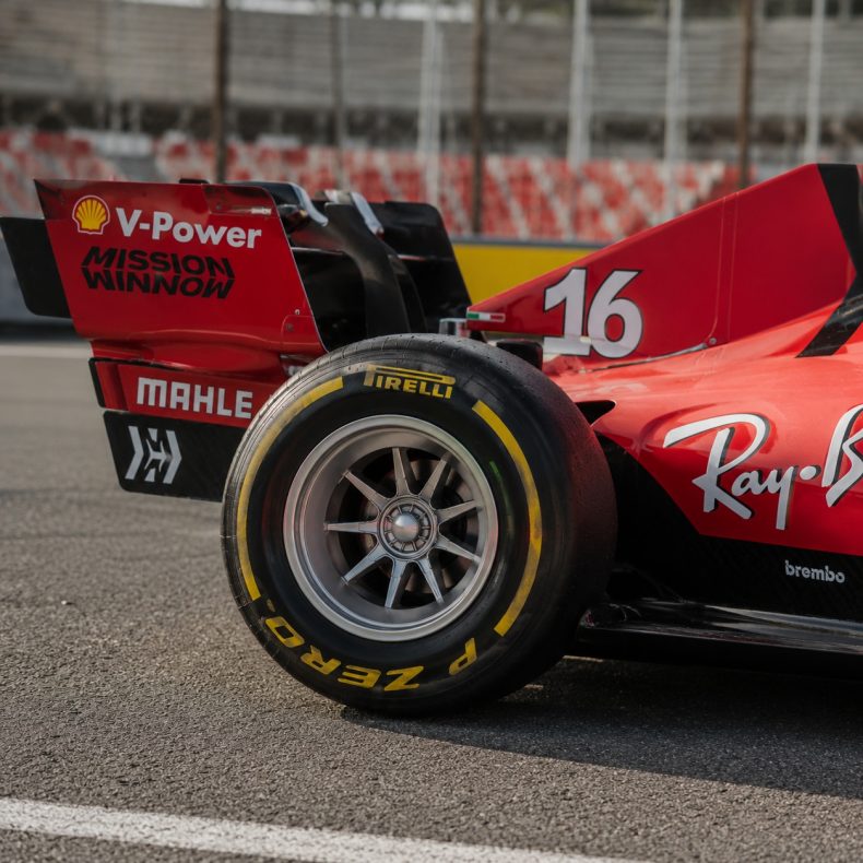 Felgeneinsatz 1060 (Vorder + Hinterachse) - für SlotCars F1 Ferrari SF90